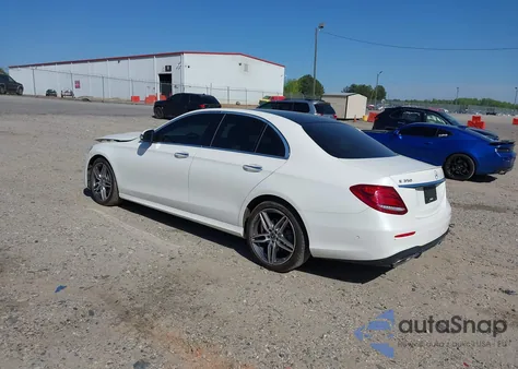 2020 Mercedes-Benz E 350 z USA, uszkodzony, nr VIN W1KZF8DB8LA829032